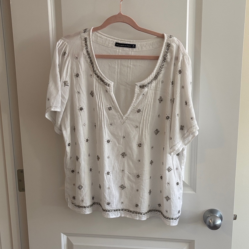 Abercrombie & Fitch White Embroidered Blouse